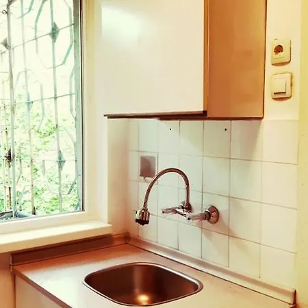 Apartment Center For 6 Persons *