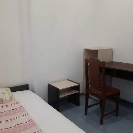 Center For 6 Persons